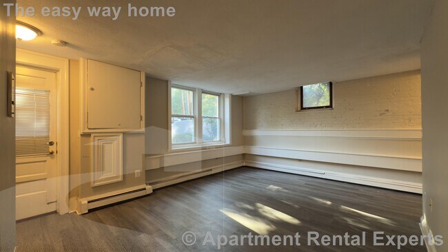 Building Photo - 15 Linnaean St