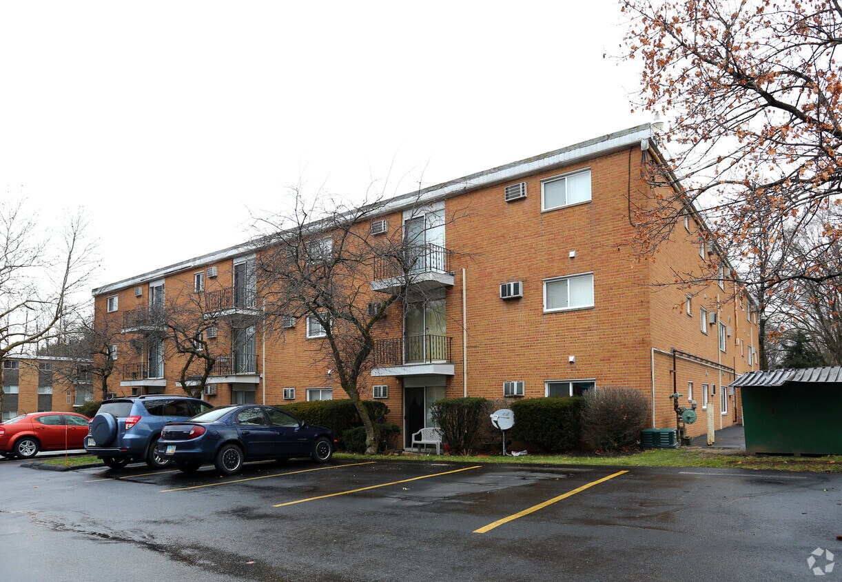 Hillcrest Apartments 365379 N Main St Munroe Falls, OH