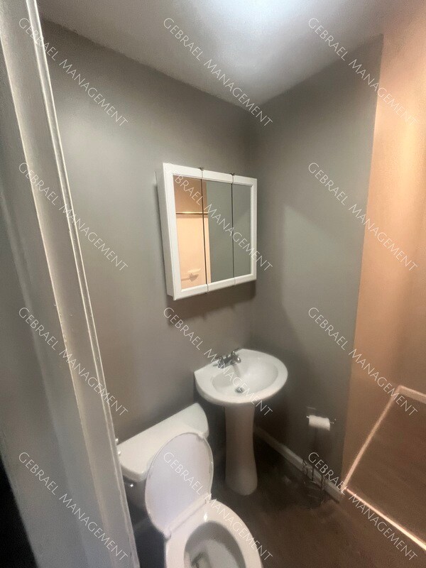 Building Photo - 3323 Churchill Ave