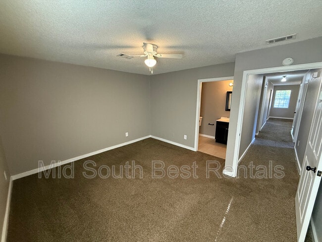 Building Photo - 3651 Edgefield Dr