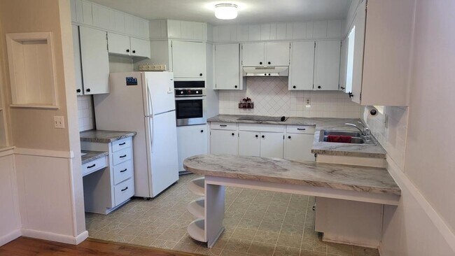 Foto del edificio - 2831 Englewood Terrace