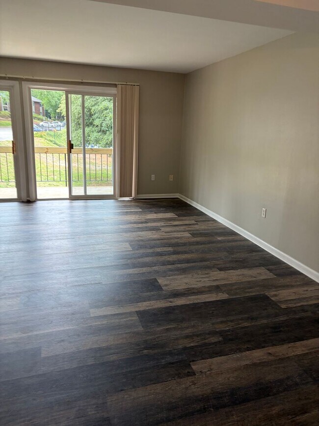 Foto del edificio - REMODELED NW RALEIGH 3 BEDROOM CONDO IN MARTINIQUE--SWIMMING POOL- UPDATED PRIMARY BATHROOM