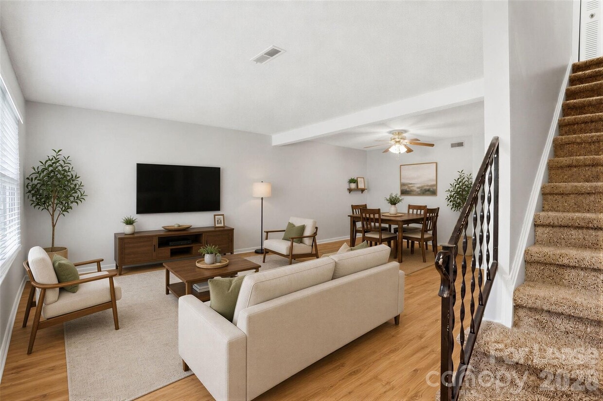 Building Photo - 8846 Hunter Ridge Dr