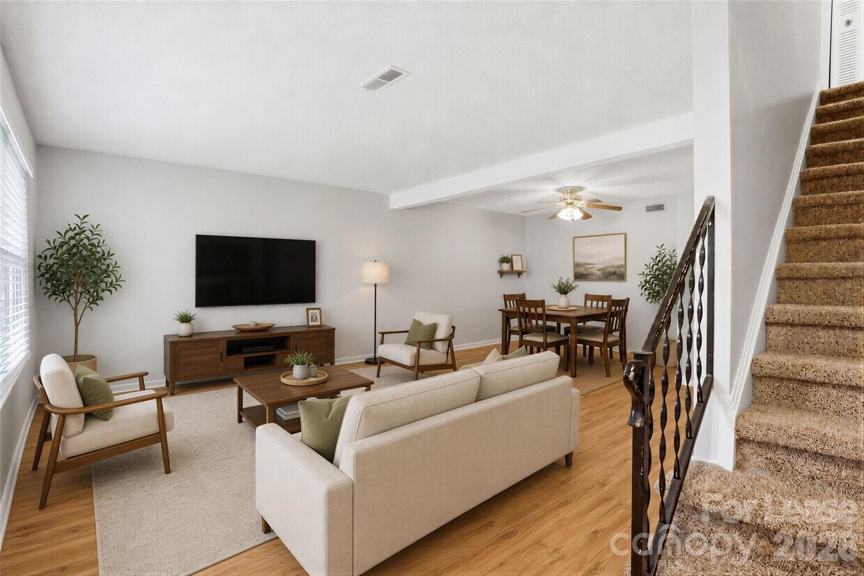 Foto del edificio - 8846 Hunter Ridge Dr