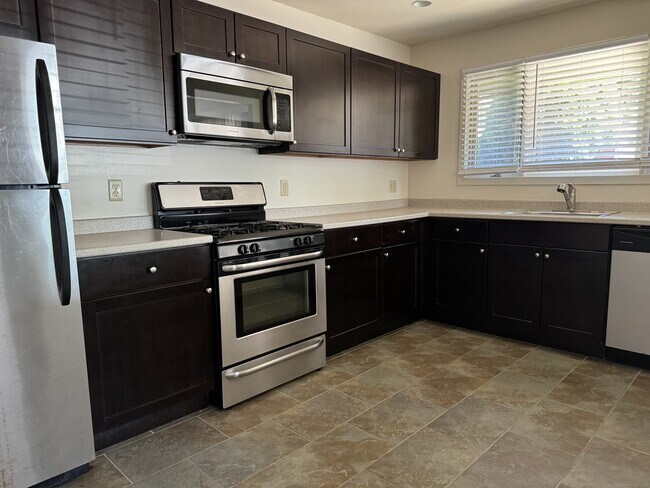 Building Photo - 124 Montoya Dr