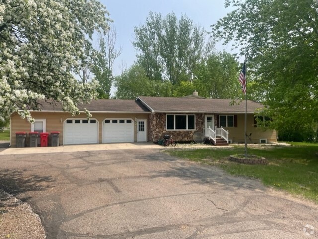 Building Photo - 747 Wild West Ln SW