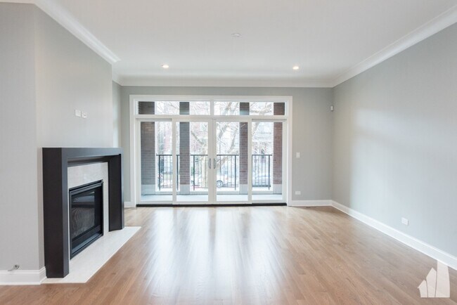 Foto del edificio - 2310 N Southport Ave