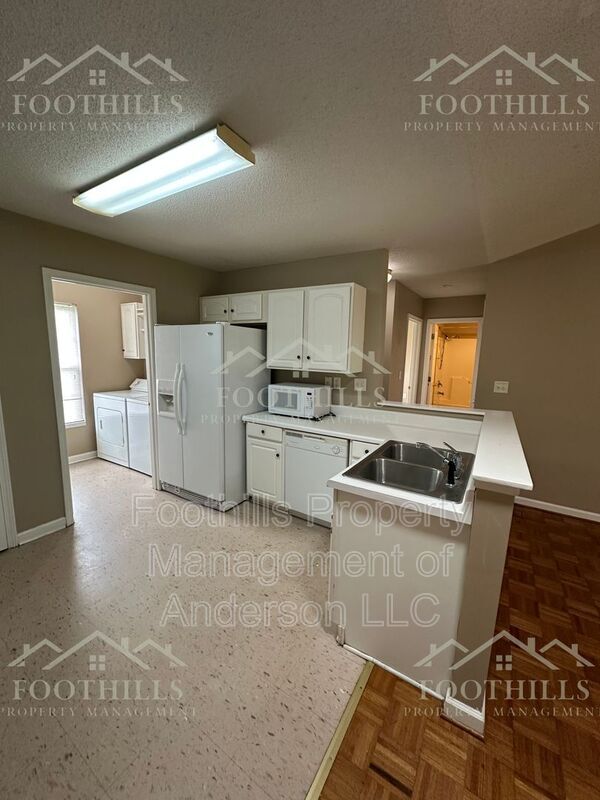 Foto del edificio - 1419 Oak Hill Dr