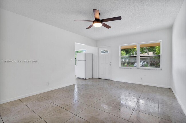 Foto del edificio - 535 NW 18th St