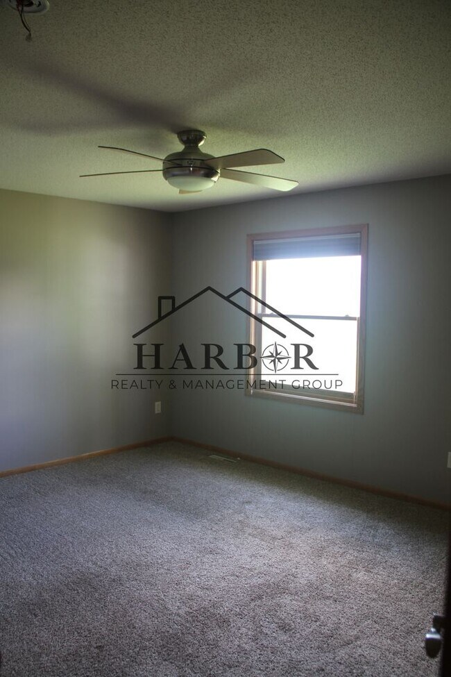 Foto del edificio - 4874 Opal Ln NW