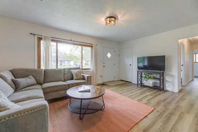 Building Photo - 1223 Ringwalt Dr