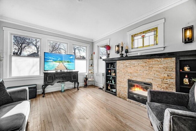 Building Photo - 1306 Elmwood Ave