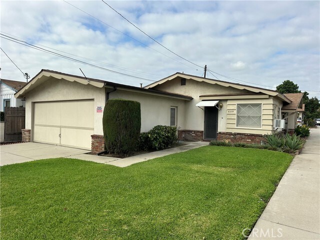 Foto del edificio - 6235 Oak Ave