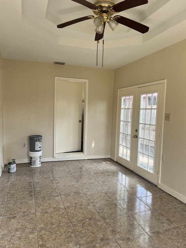 Foto del edificio - 440 Red Rose St