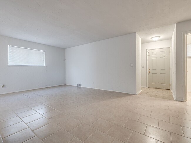 Foto del edificio - Updated in NE OKC for rent! Minutes to Broadway Extension/235 and Downtown!