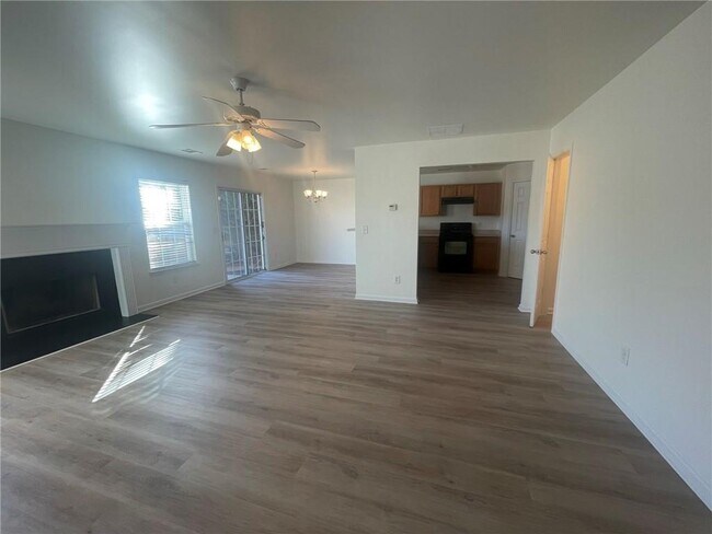 Foto del edificio - 2350 Mayfair Dr