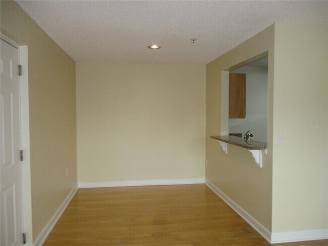 Foto del edificio - 2065 Dixie Belle Dr