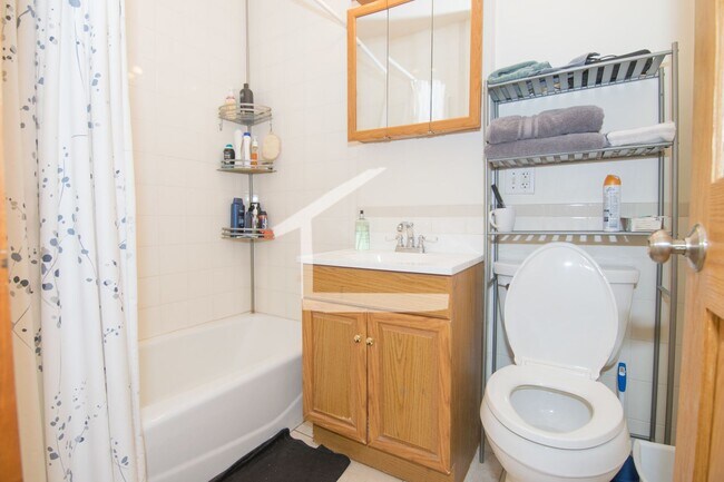 Building Photo - 95 Myrtle St