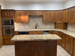Foto del edificio - 2117 Rustic Creek Terrace