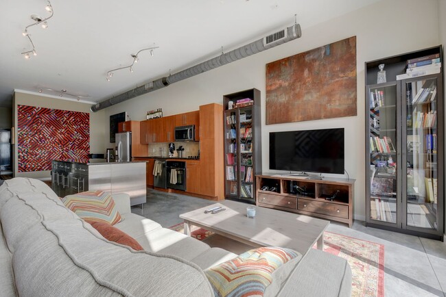 Building Photo - Modern Eastside Loft-Syle Condo w/ Stunnin...