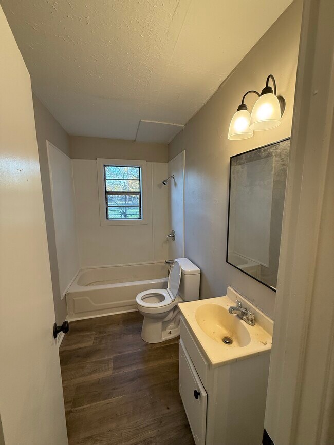 Foto del edificio - 616-622 14th St Quadplex