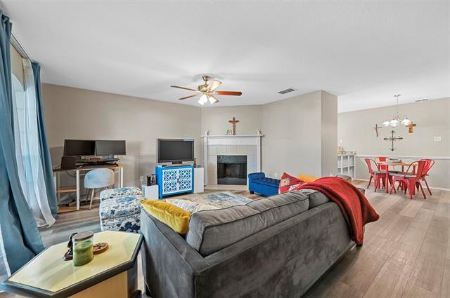 Foto del edificio - 1133 Mustang Ridge Dr