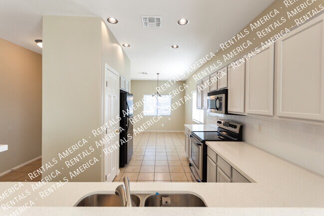 Foto del edificio - $400 off Move in! Beautiful 3 bedroom +Den...