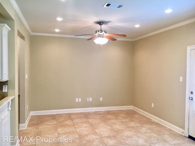 Building Photo - 3 br, 2.5 bath House - 908 S. Audubon Place