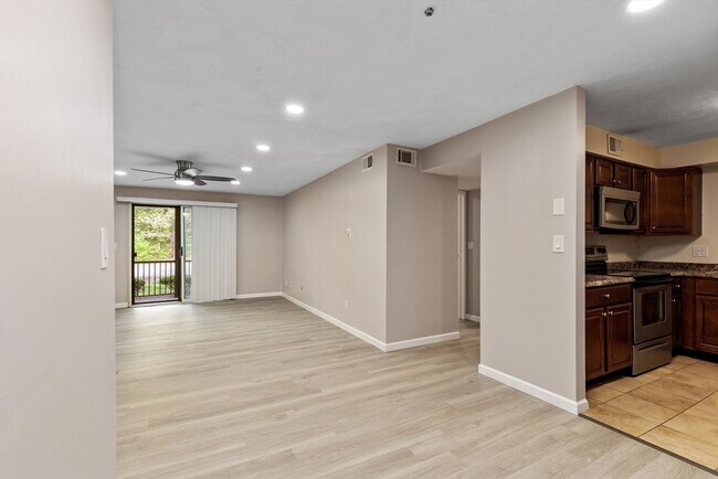 Foto del edificio - 232 Canton St