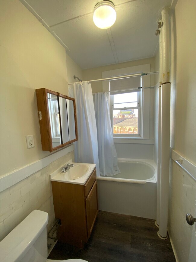 Building Photo - 1175 Boylston St