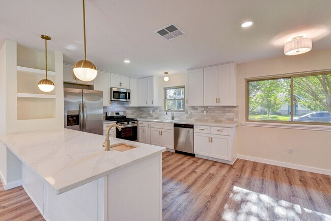 Building Photo - 4303 Osby Dr