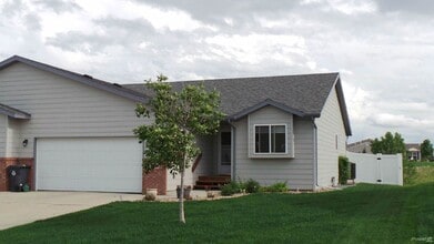 Building Photo - 717 Auburn Dr