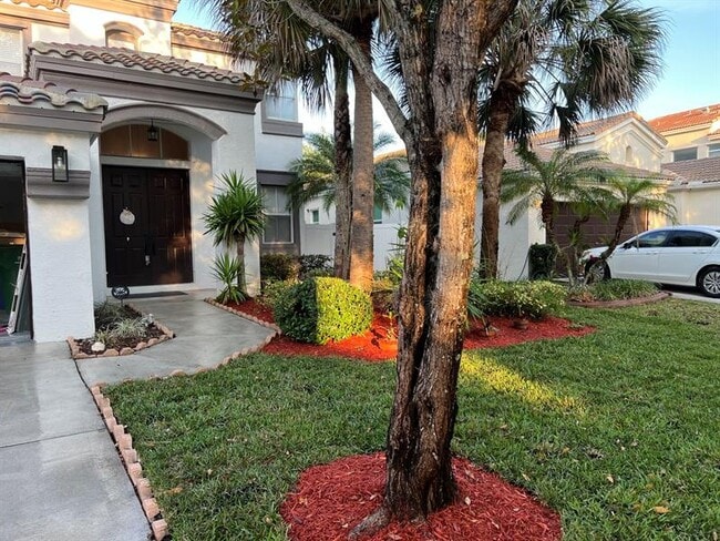 Building Photo - 4926 SW 163rd Ave