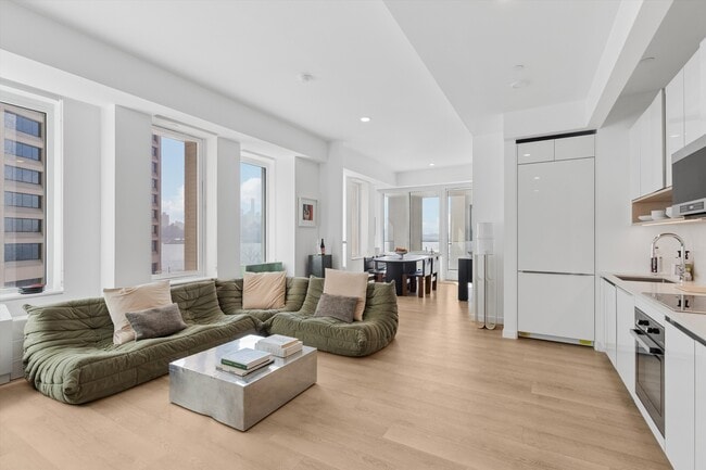 Building Photo - 25 Water St