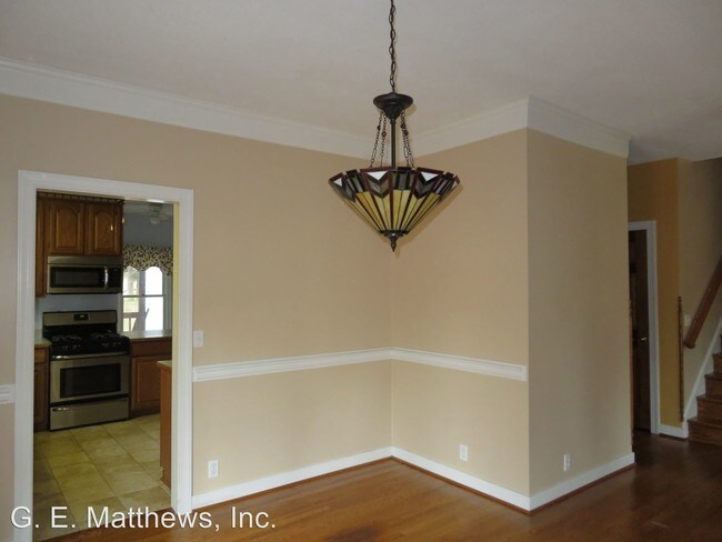 Building Photo - 102 Comstock Dr