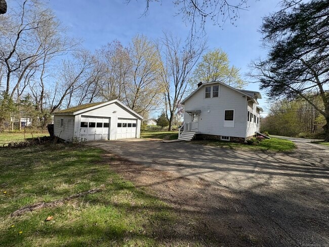 Building Photo - 2839 Boston Post Rd