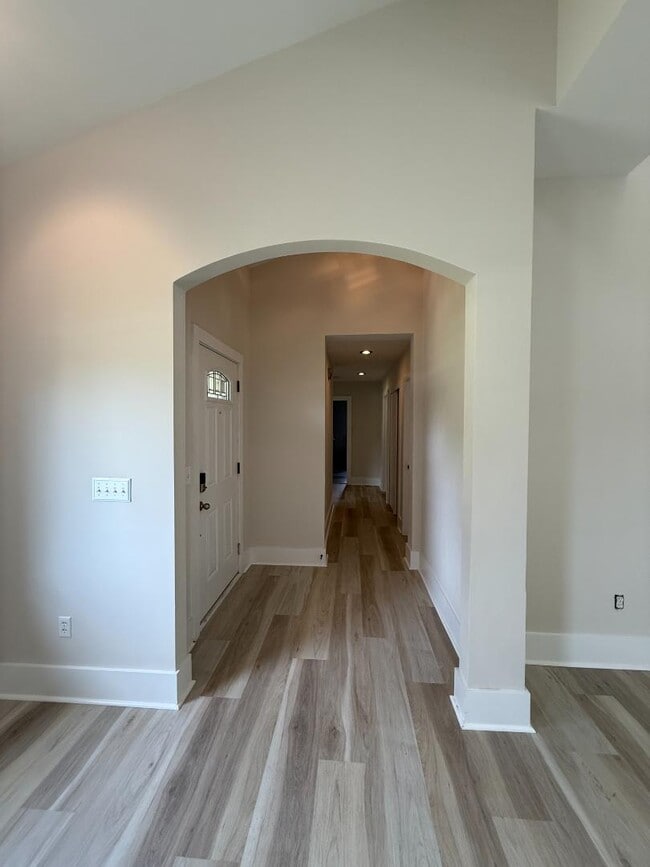 Building Photo - 5432 Grove Ave