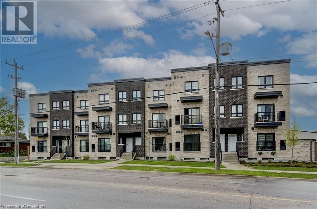 Primary Photo - 600 Victoria St S