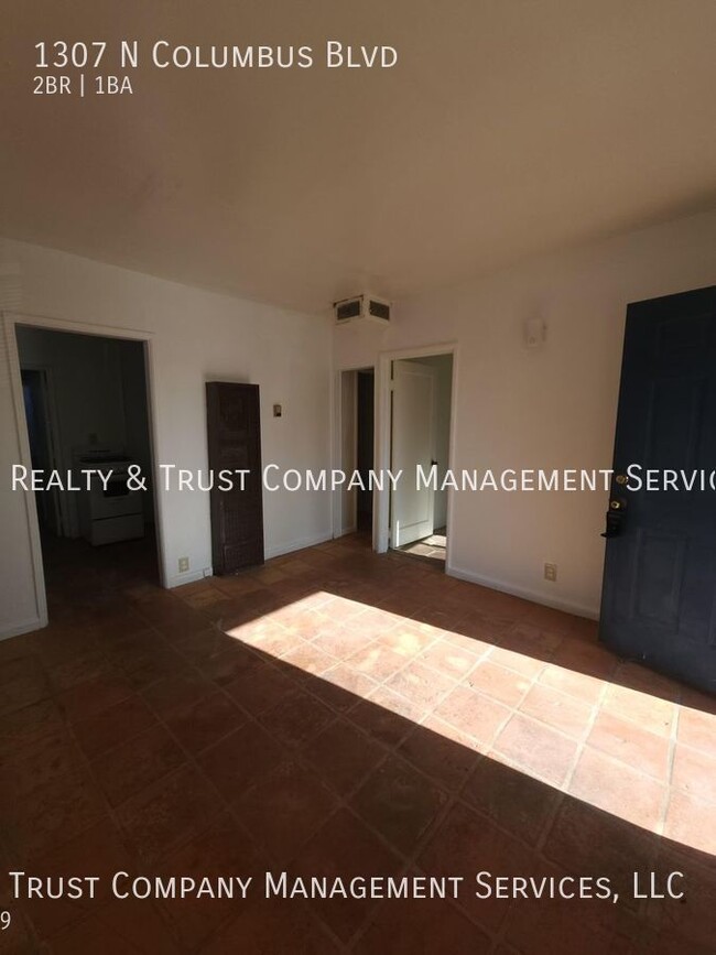 Building Photo - 2 Bedroom 1 Bath Casita!