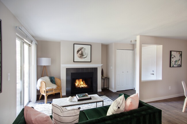 Building Photo - Stonesthrow Apartments