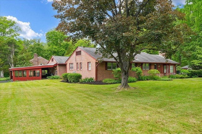 Building Photo - 3900 Laurel Rd