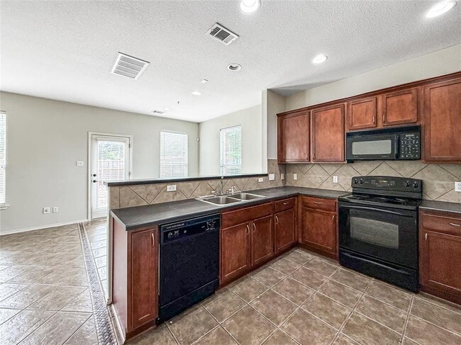 Building Photo - 11 Verde Ranch Loop