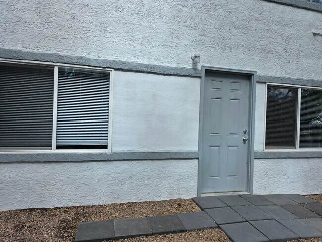 Foto del edificio - 307 W Corona Ave
