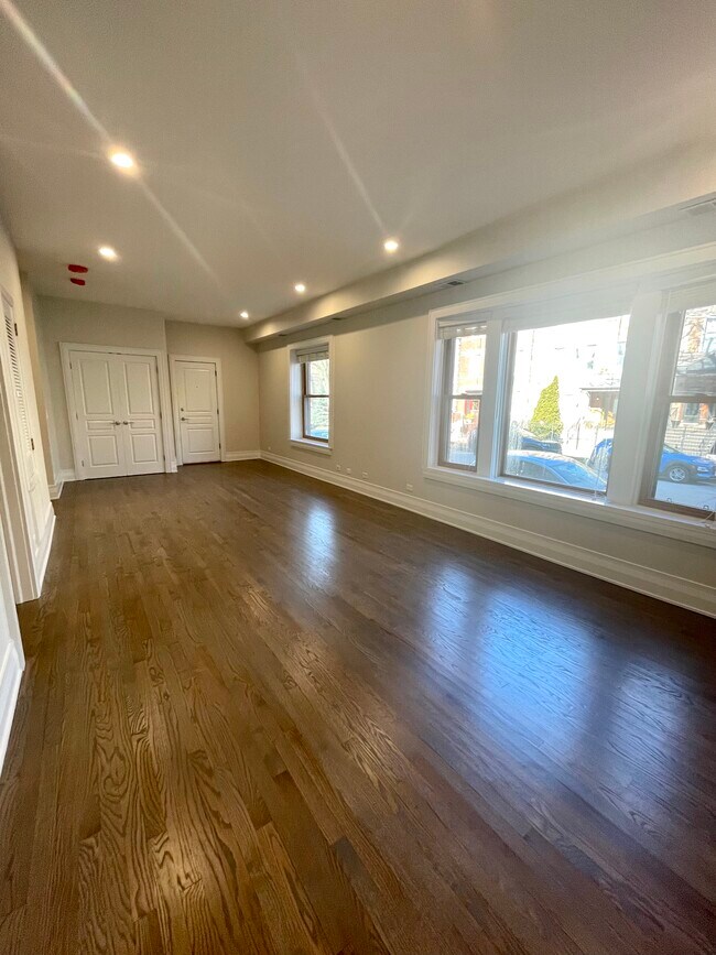 Foto del edificio - 2539 W Iowa St