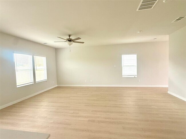 Foto del edificio - 20031 Briarcliff Pk Ln