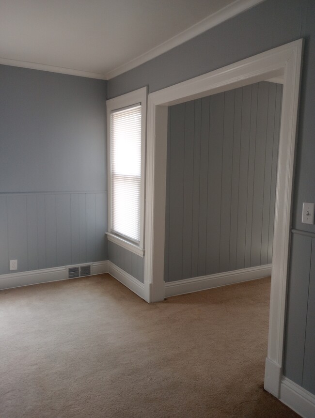 Building Photo - 136 Frelinghuysen Ave