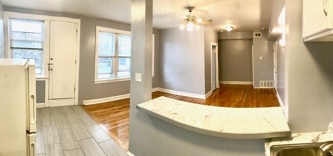 Building Photo - 4165 S Archer Ave