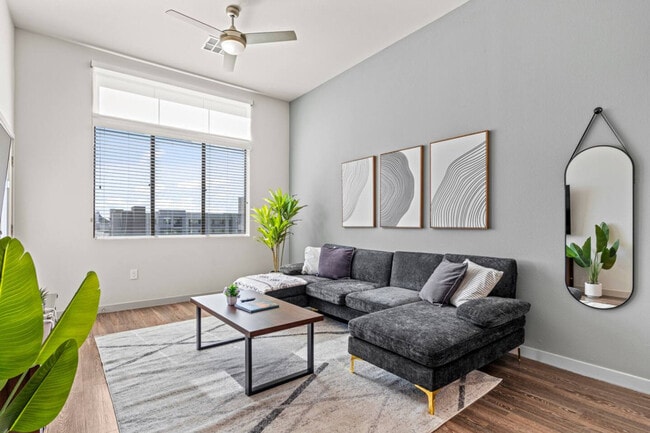 Foto del edificio - 711 W Broadway Rd