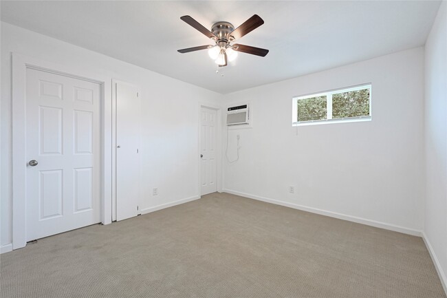 Building Photo - 5718 Eskridge St