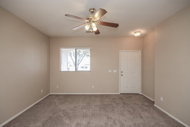 Foto del edificio - 11170 W Holly St